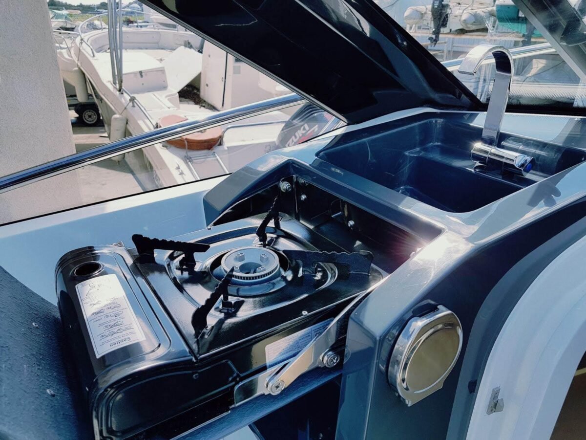 PARKER 750 DC Day Cruiser