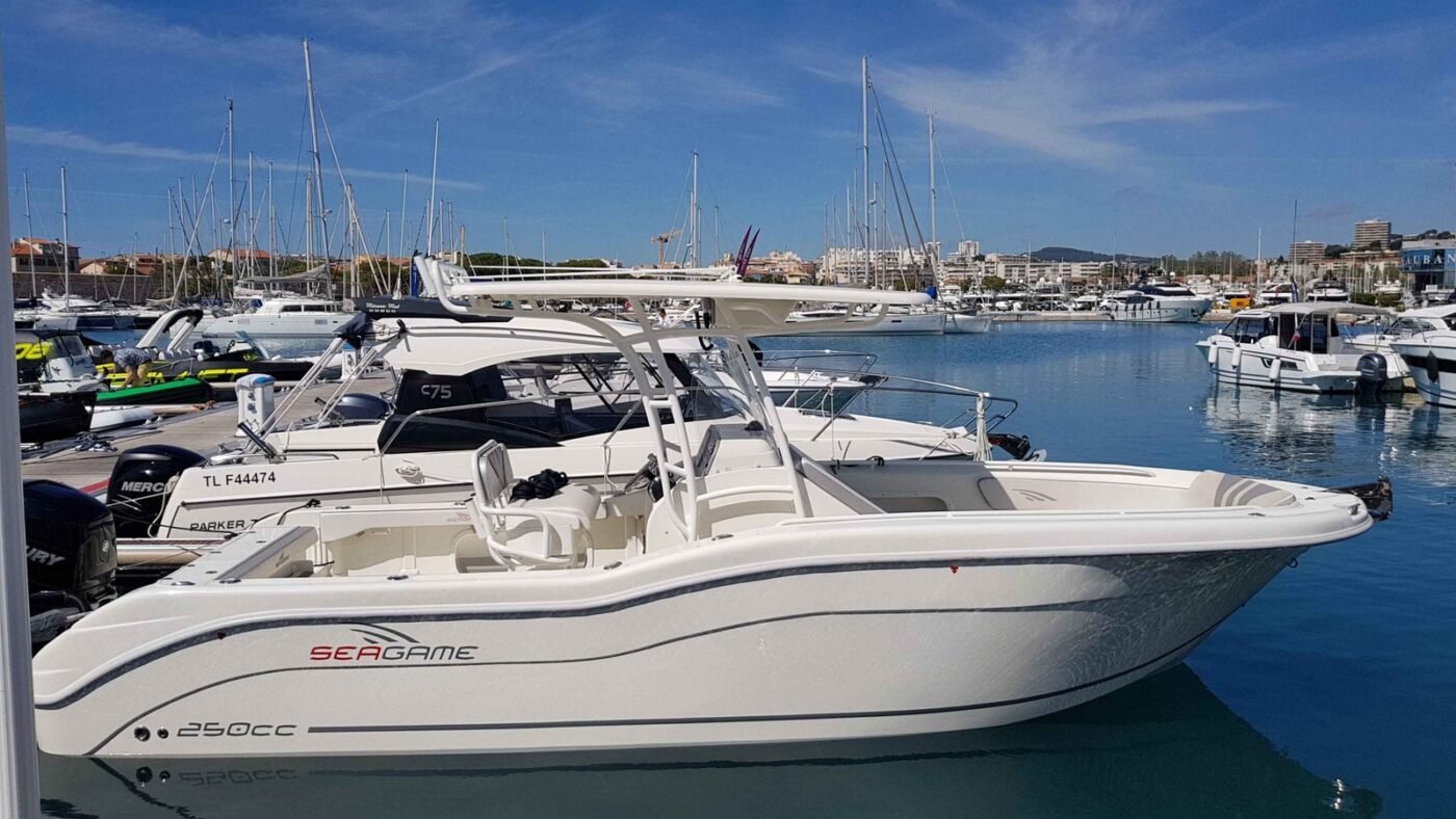 Seagame 250 CC - bateau à moteur