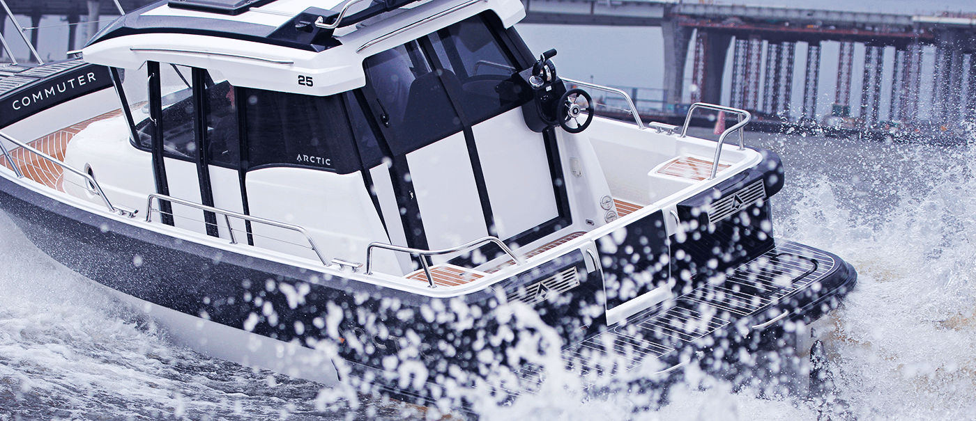 ARCTIC Commuter 25 - bateau à moteur