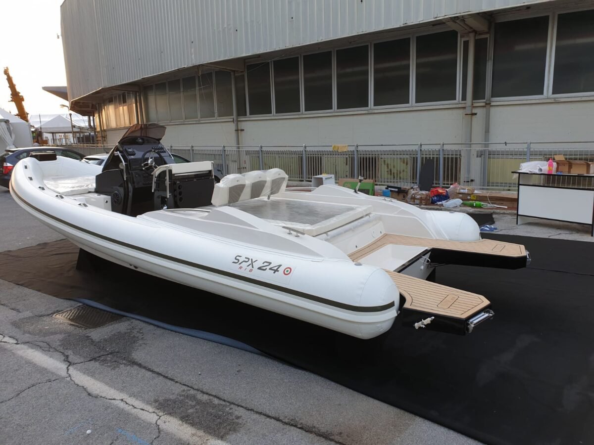 SPX 24 RIB semi-rigide