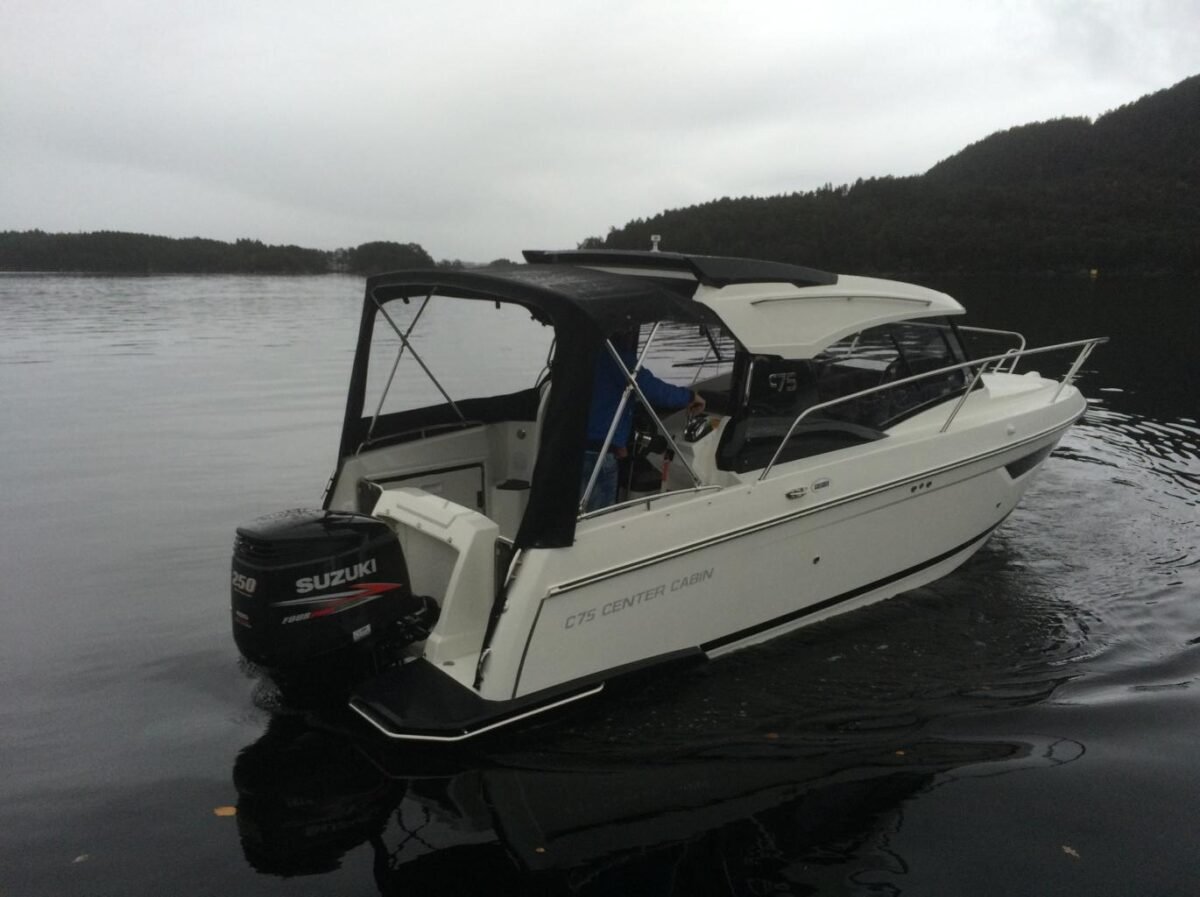 Vente privées PARKER 750 CC Cabin Cruiser 043