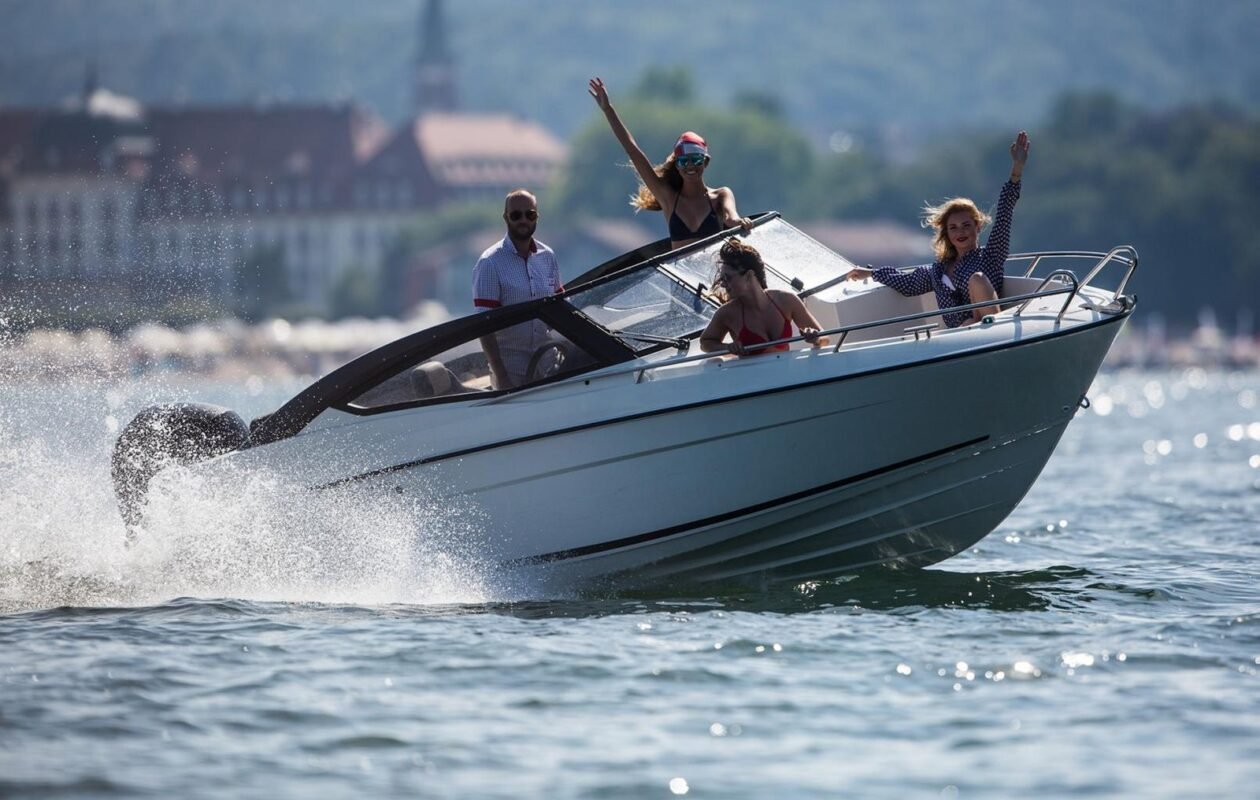 Parker 630 Bow Rider - bateau à moteur