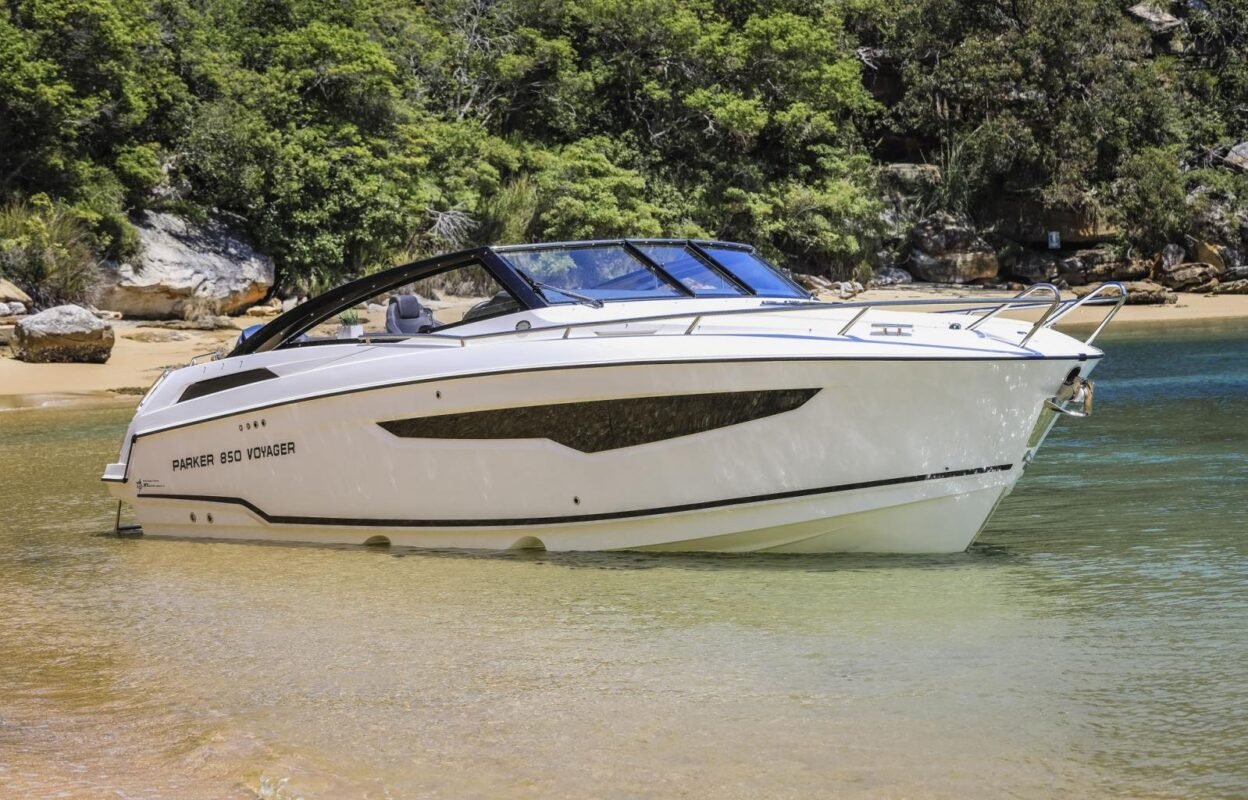 Parker 850 Voyager - bateau à moteur