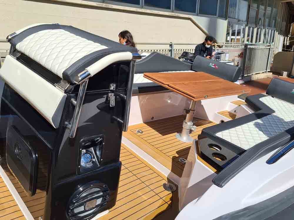 SPX 24 Dinette - bateau à moteur