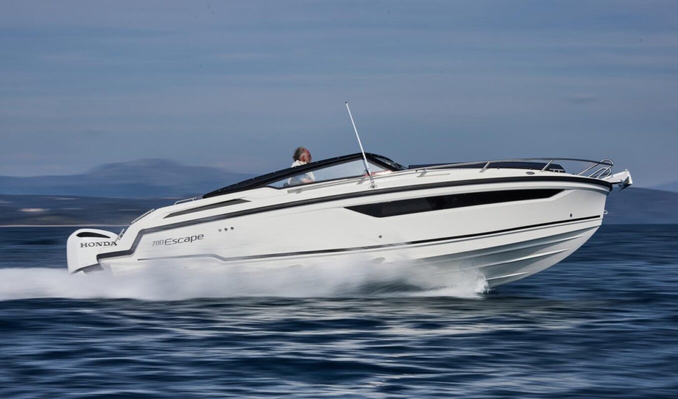 Parker 780 Escape - bateau à moteur