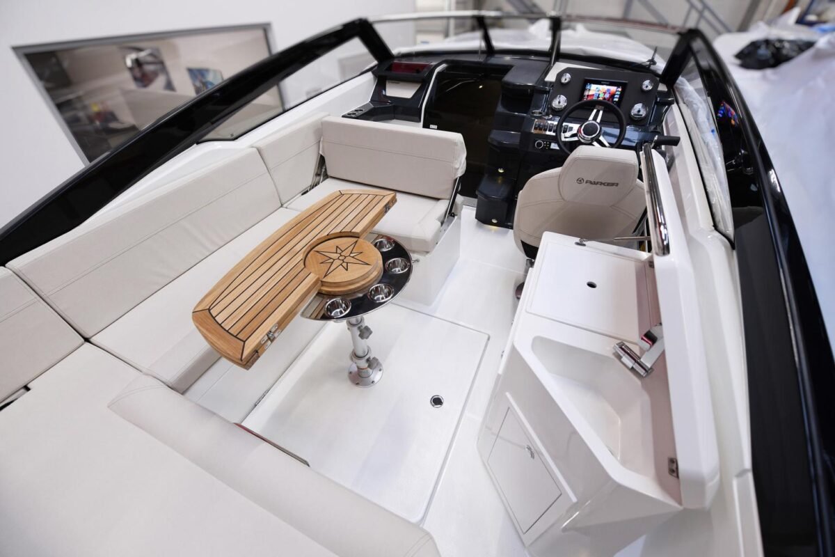 parker 780 cocpit PARKER 780 ESCAPE