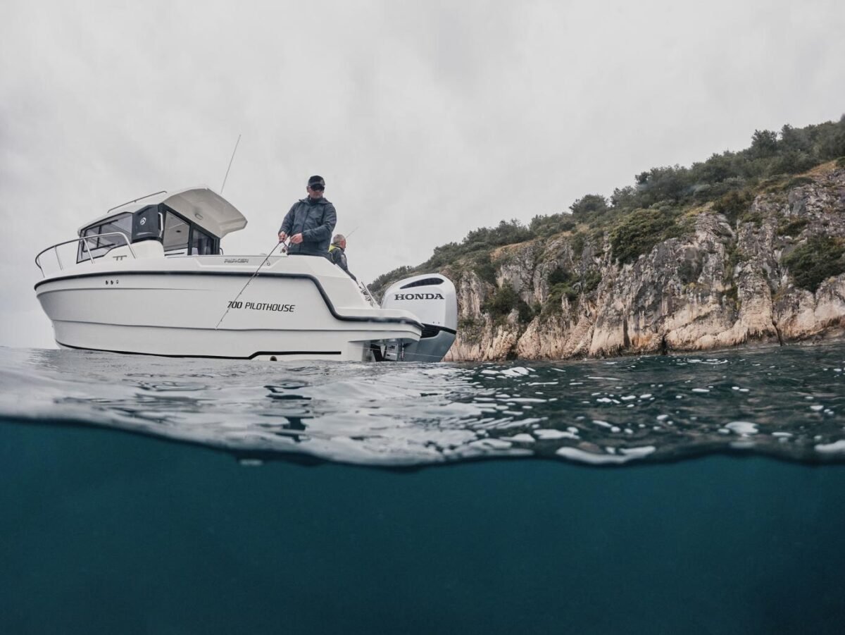 PARKER 700 Pilot House