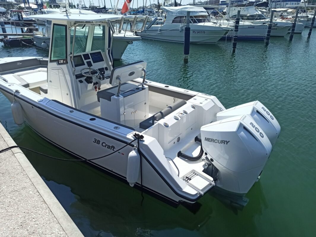 3B Craft 238 CC - bateau à moteur
