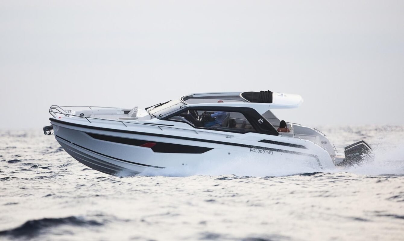 Parker 100 Sorrento, profil complet en vitesse