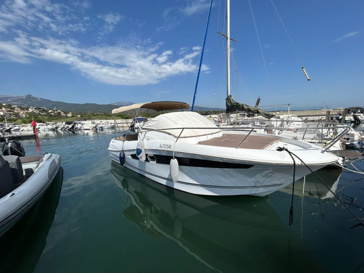 HAis4KccUQrymf55M7oRa5EagCzb-EqLunlzZs-f2UU=_plaintext_638338177509558308 JEANNEAU CAP CAMARAT 9.0 WA