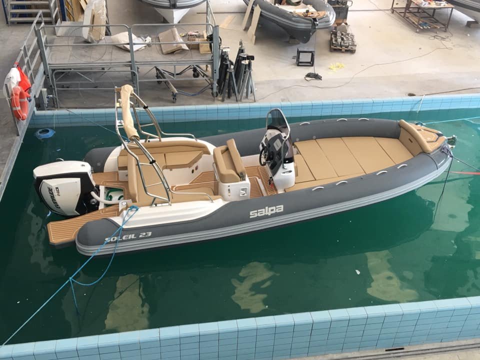Salpa Soleil 23 - bateau à moteur