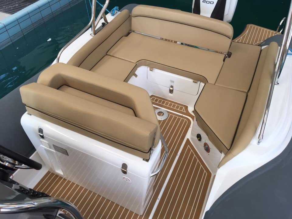 Salpa Soleil 23, solarium arriere sellerie beige