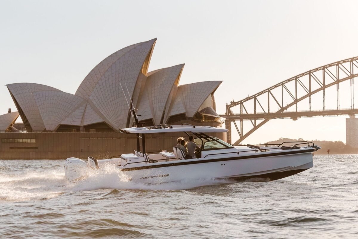 Axopar 37 Sun Top Brabus - bateau à moteur