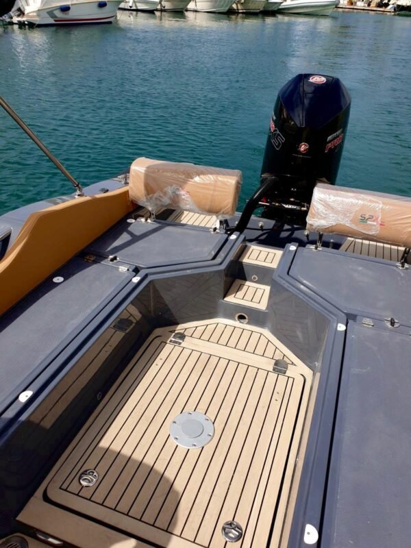 SPX 24 carre arriere, plage arriere et teck