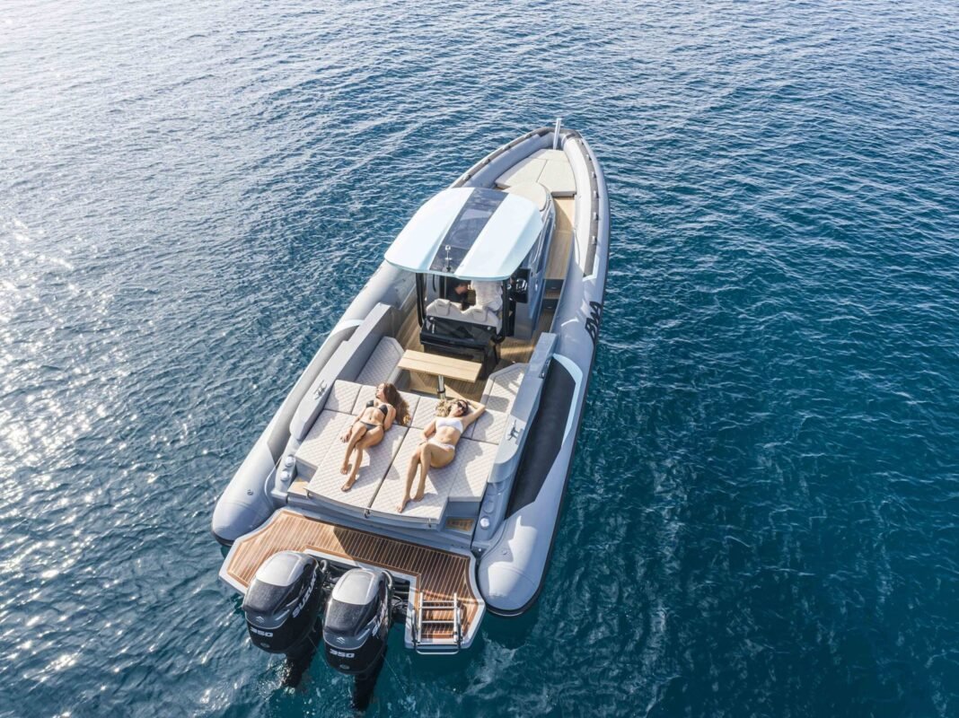BWA 40 Premium - bateau à moteur