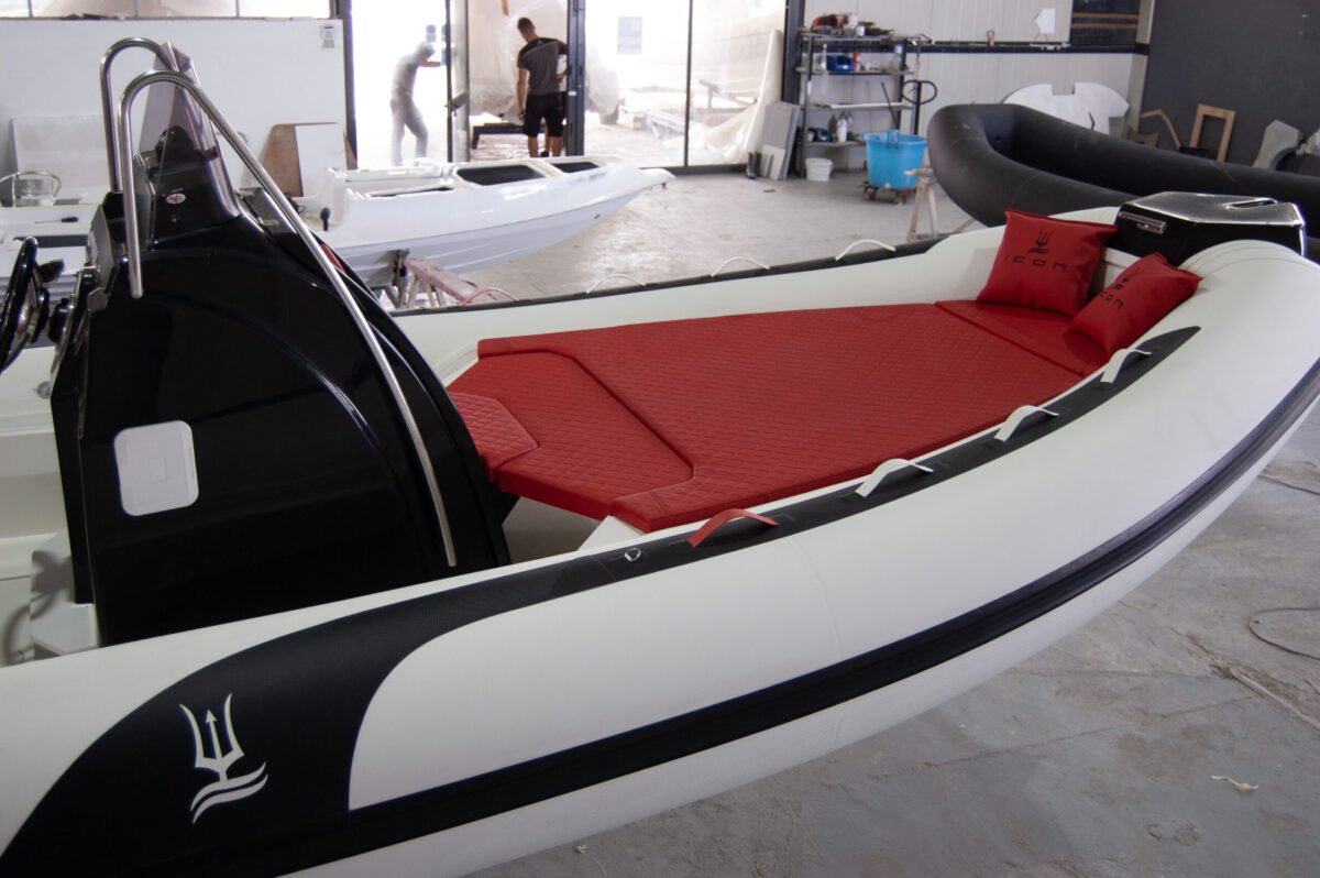 ICON 24 S Superbe semi-rigide