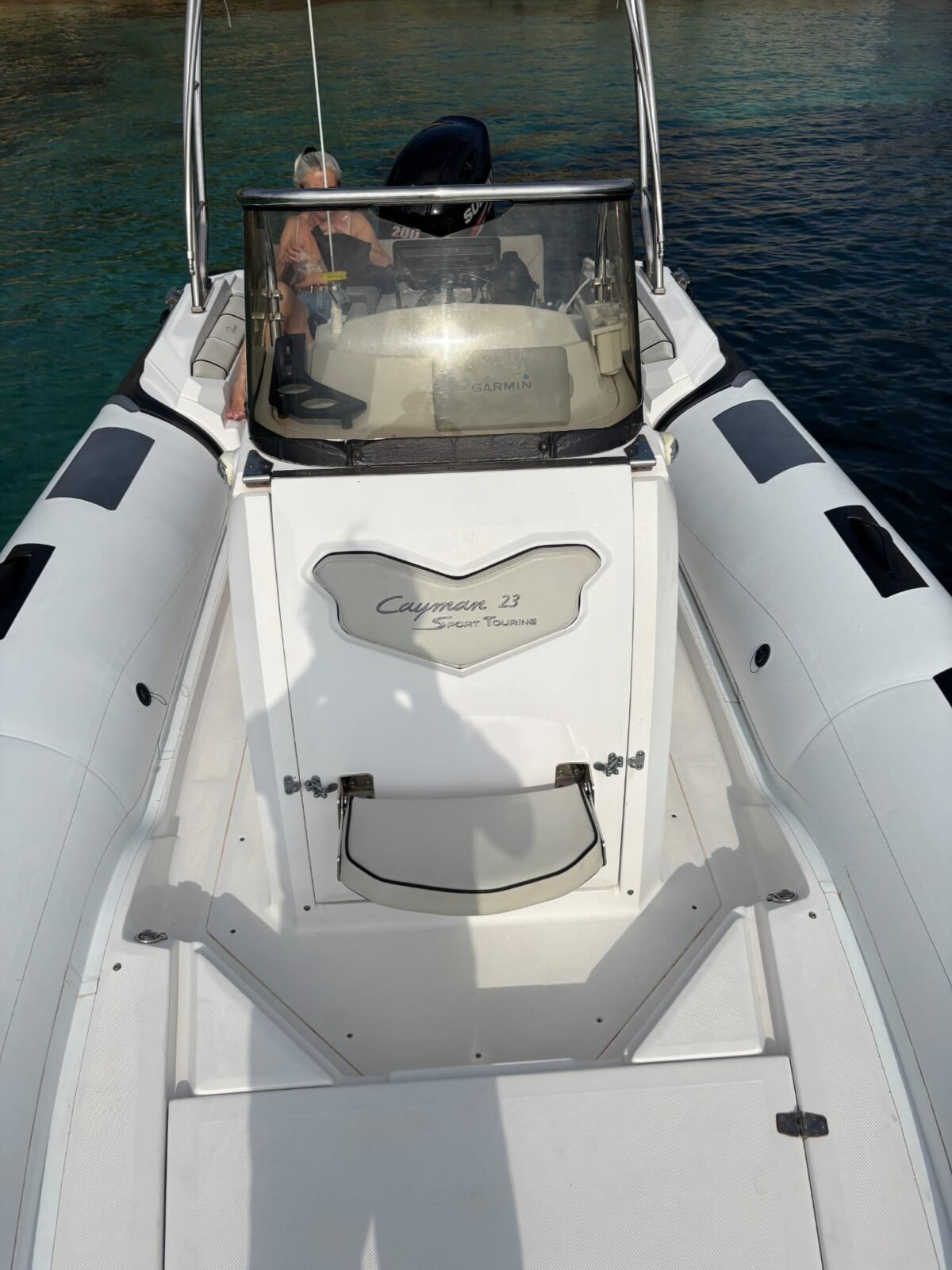 IMG-20250612-WA0007 Ranieri Cayman Sport Touring 23 – 2017 – Suzuki DF 200 ATX 334 heures de navigation !