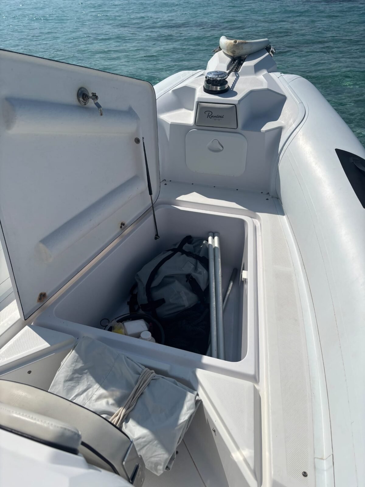 IMG-20250612-WA0010 Ranieri Cayman Sport Touring 23 – 2017 – Suzuki DF 200 ATX 334 heures de navigation !