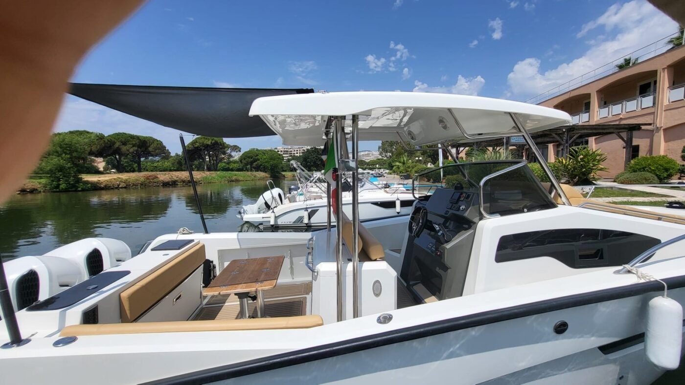 Pyxis P-30 WA Fishing - bateau à moteur