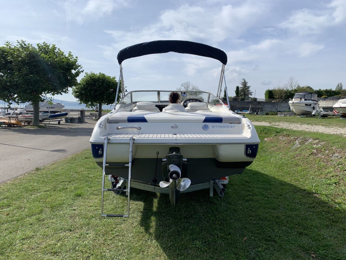 huge-07kmy2e35a Stingray 200 CX moteur inbord Volvo Penta 4.3GXIE SX inj.