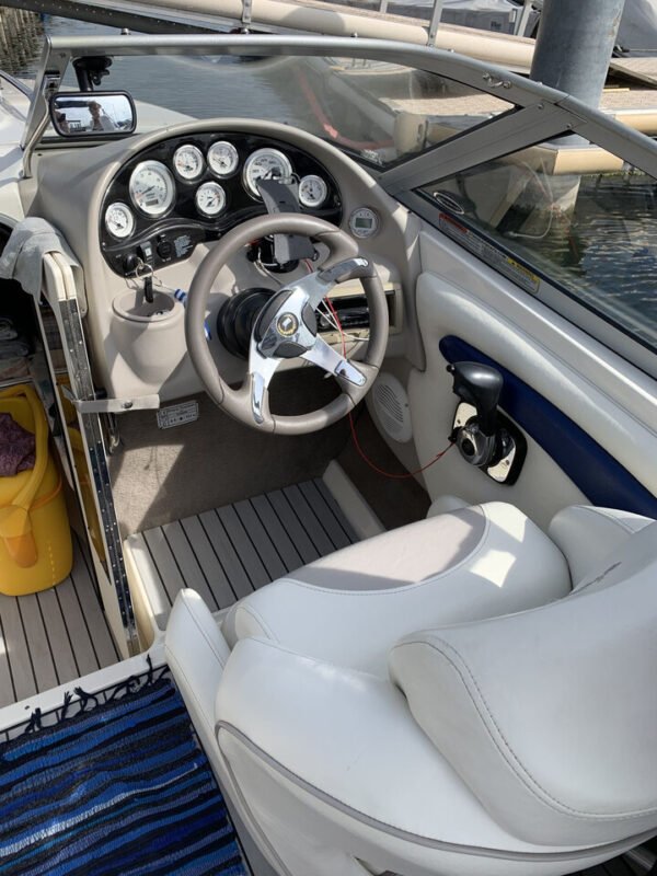 Stingray 200 CX moteur inbord Volvo Penta 4.3GXIE SX inj. – Image 7