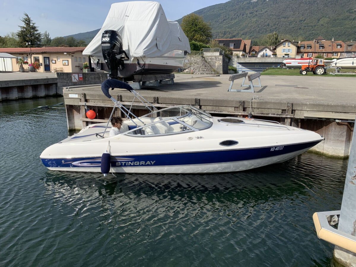 huge-pemqmlrc42 Stingray 200 CX moteur inbord Volvo Penta 4.3GXIE SX inj.
