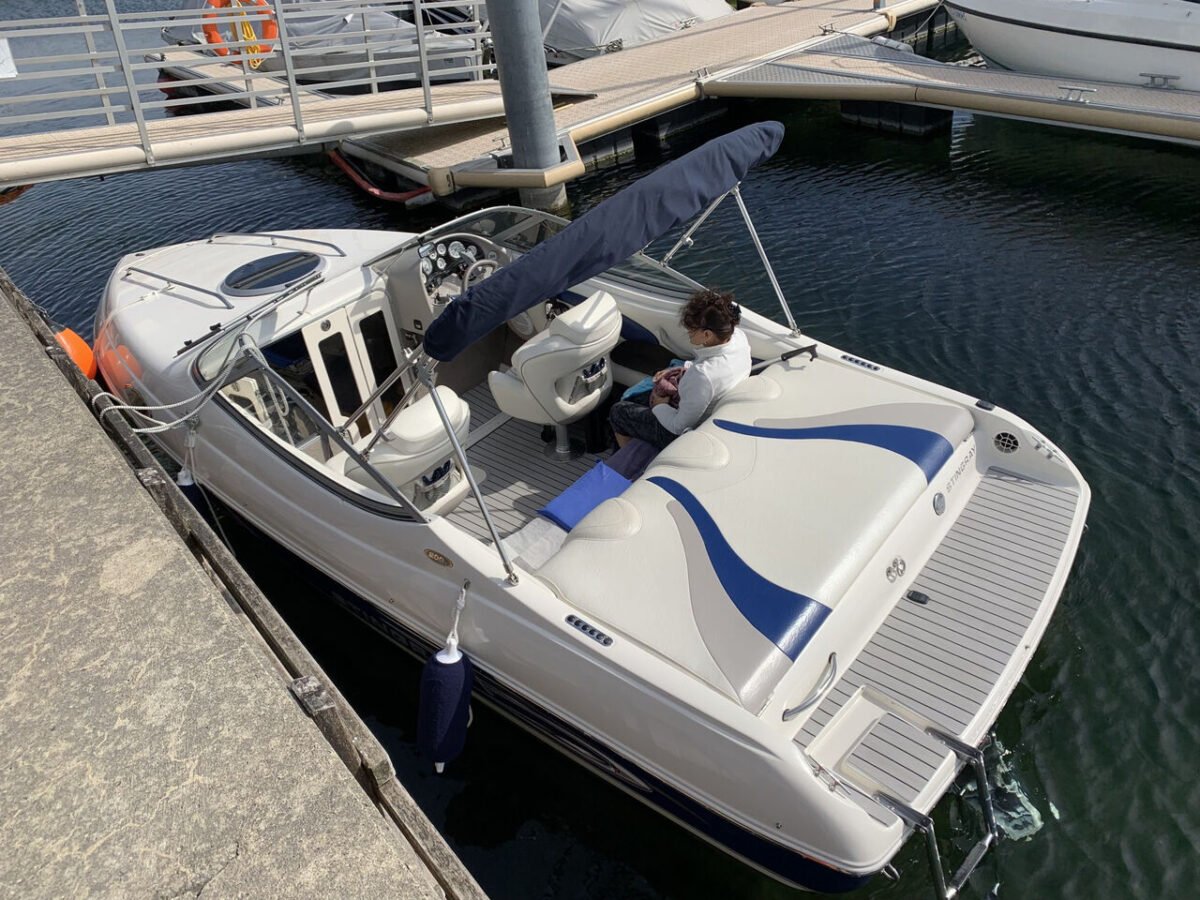 huge-pfkydk2k5c Stingray 200 CX moteur inbord Volvo Penta 4.3GXIE SX inj.