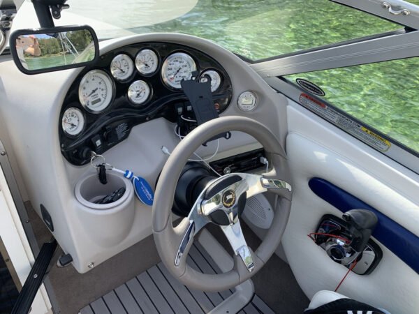 Stingray 200 CX moteur inbord Volvo Penta 4.3GXIE SX inj. – Image 6