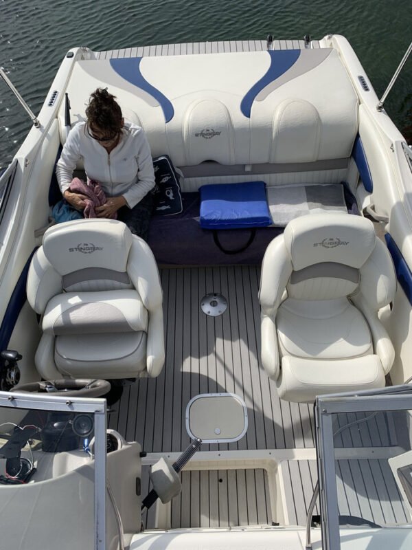 Stingray 200 CX moteur inbord Volvo Penta 4.3GXIE SX inj. – Image 9