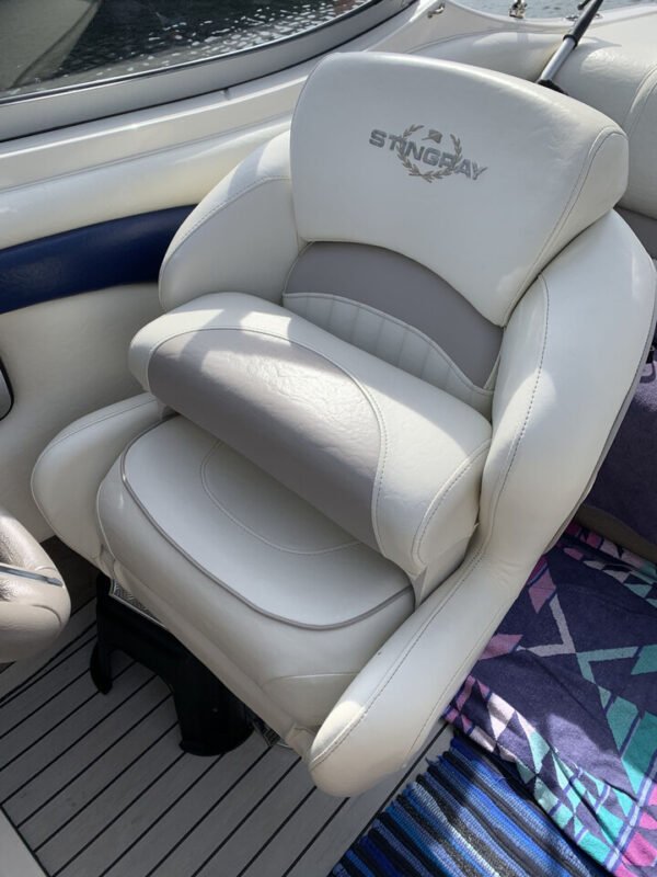 Stingray 200 CX moteur inbord Volvo Penta 4.3GXIE SX inj. – Image 11