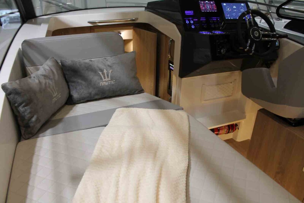 WhatsApp Image 2025-07-23 à 14.50.12_cced5185 NAUTIC YACHT 880 OPEN