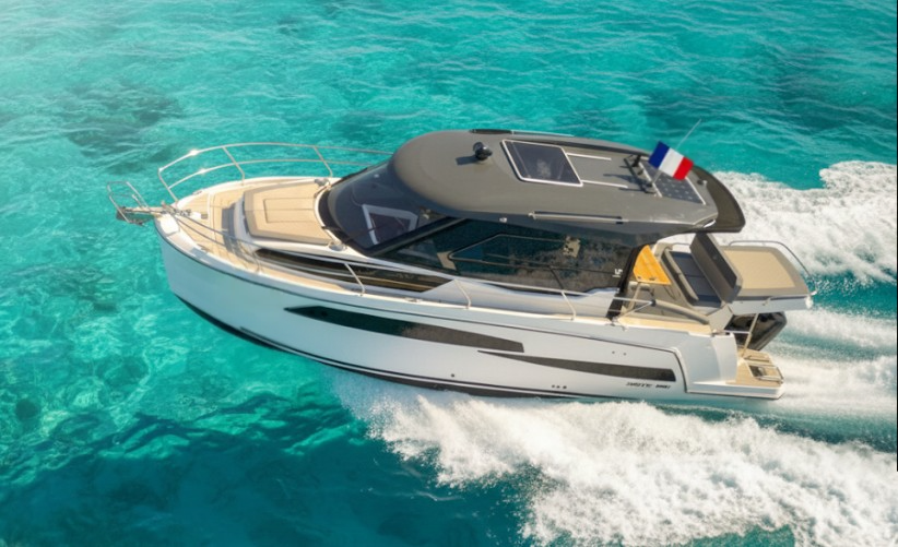 NAUTIC YACHT 880