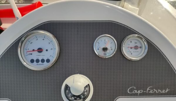 CAP-FERRET 572 OPEN MOTEUR SUZUKI DF 90 ATL ANNEE 2021 – Image 8