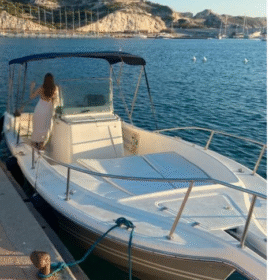 White Shark 225 – Suzuki 250 CV – Parfait état – Place Portasec (Pointe Rouge)