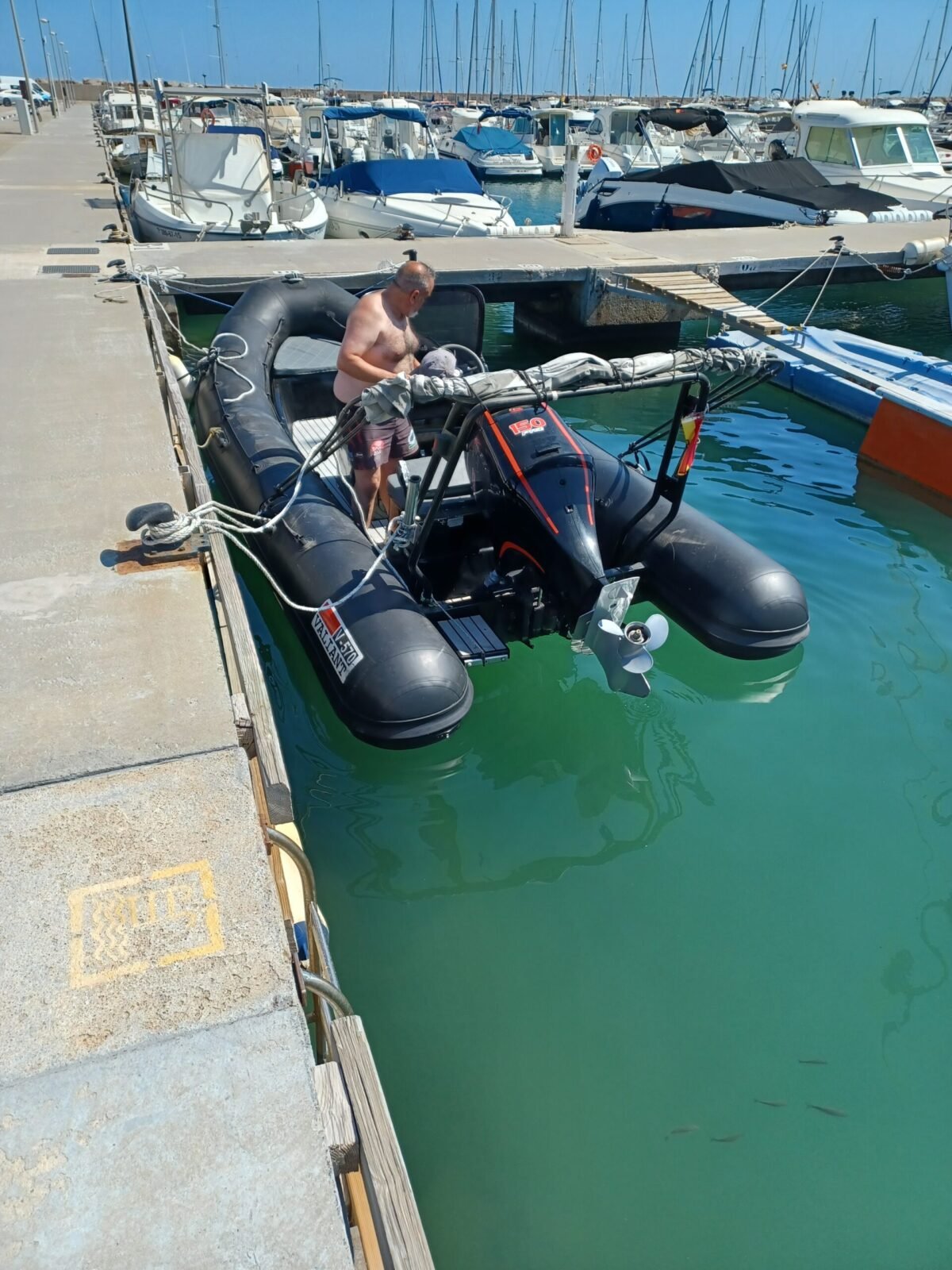 Semi-rigide VALIANT VG-570 PVC Grey – 2006 – Moteur Mercury 100 cv