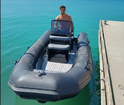 Semi-rigide VALIANT VG-570 PVC Grey – 2006 – Moteur Mercury 100 cv