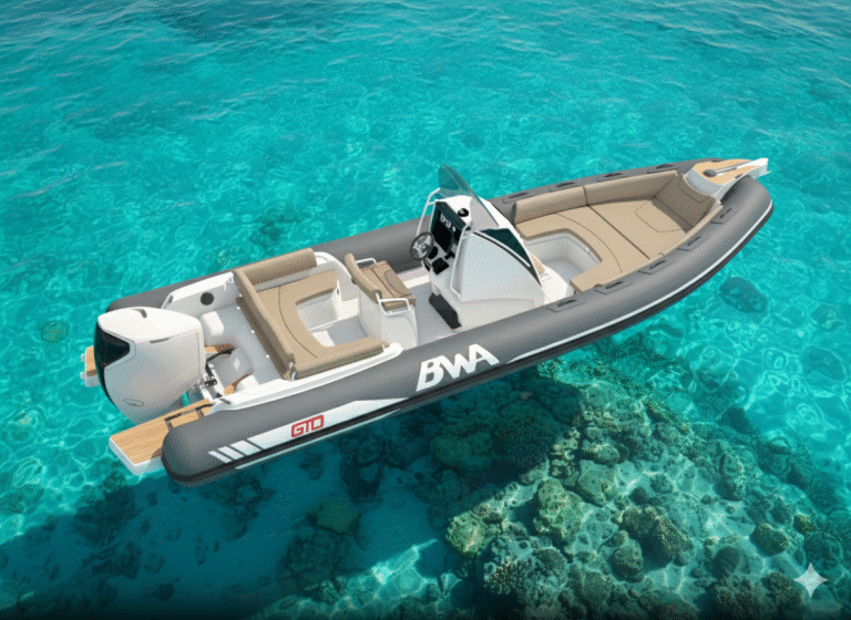 BWA GTO 278 : semi-rigide haut de gamme de 8,50 m, 18 passagers, 300 ch, réservoir 350 L, bains de soleil avant et arrière. Idéal pour la Méditerranée, Corse, Bretagne.
