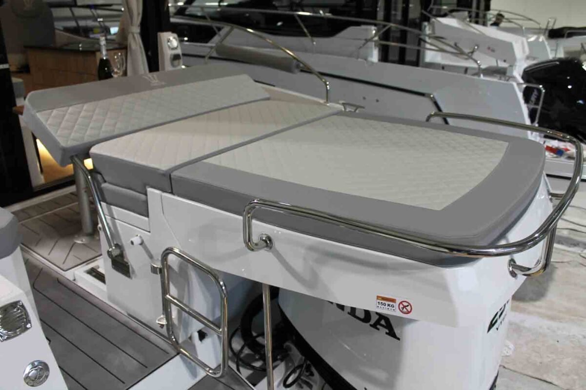 Nautic Yacht 880 Weekender, bain de soleil arriere