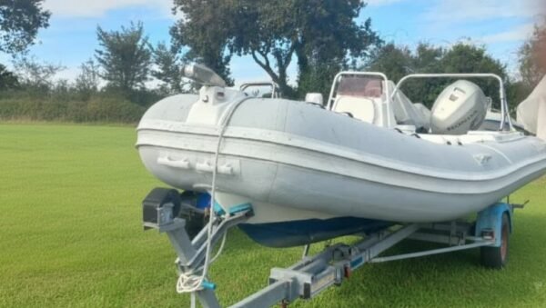 VENDS SEMI-RIGIDE APEX A-20 TENDER RS – 6 m – 2005