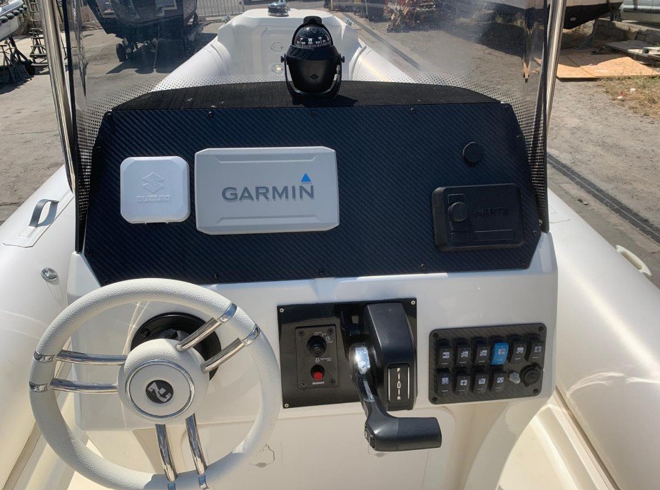 Nuova jolly prince 24 2024 Neuf Zero heures Jamais mis à l'eau Suzuki 225 cv – Image 2