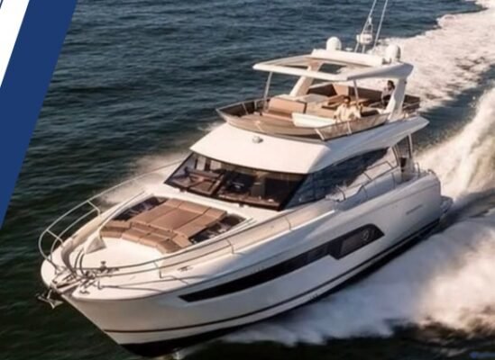 Le Prestige 630 est un yacht moderne, spacieux et performant, offrant confort et autonomie en mer.