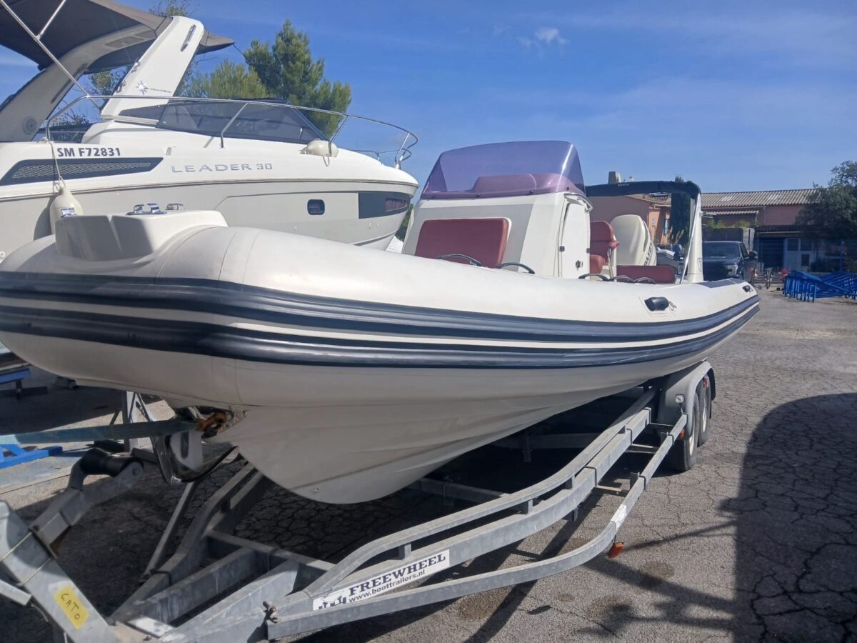 WhatsApp Image 2025-10-28 at 10.28.48 BRIG EAGLE 780 – 2020 – SUZUKI 250 CV – ÉTAT IRRÉPROCHABLE