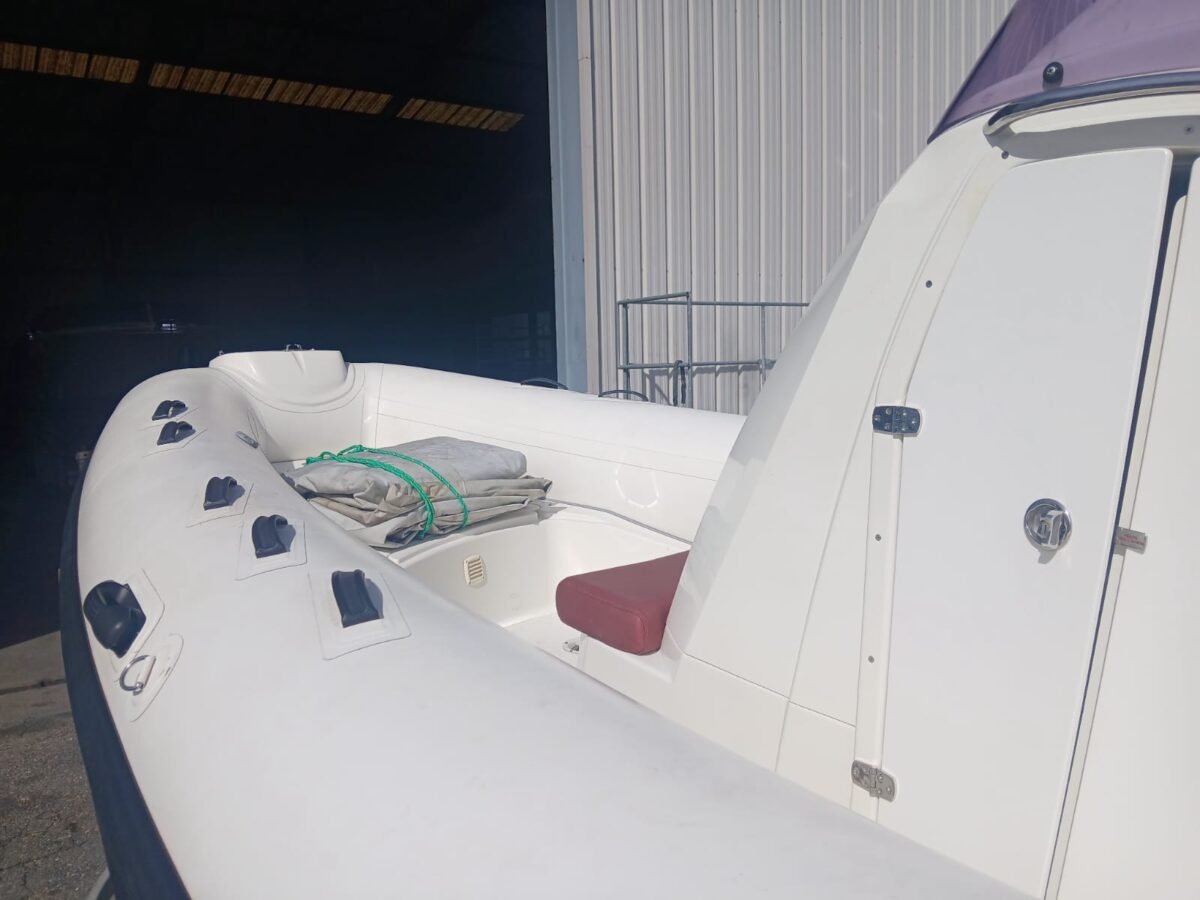 WhatsApp Image 2025-10-28 at 10.28.49 BRIG EAGLE 780 – 2020 – SUZUKI 250 CV – ÉTAT IRRÉPROCHABLE