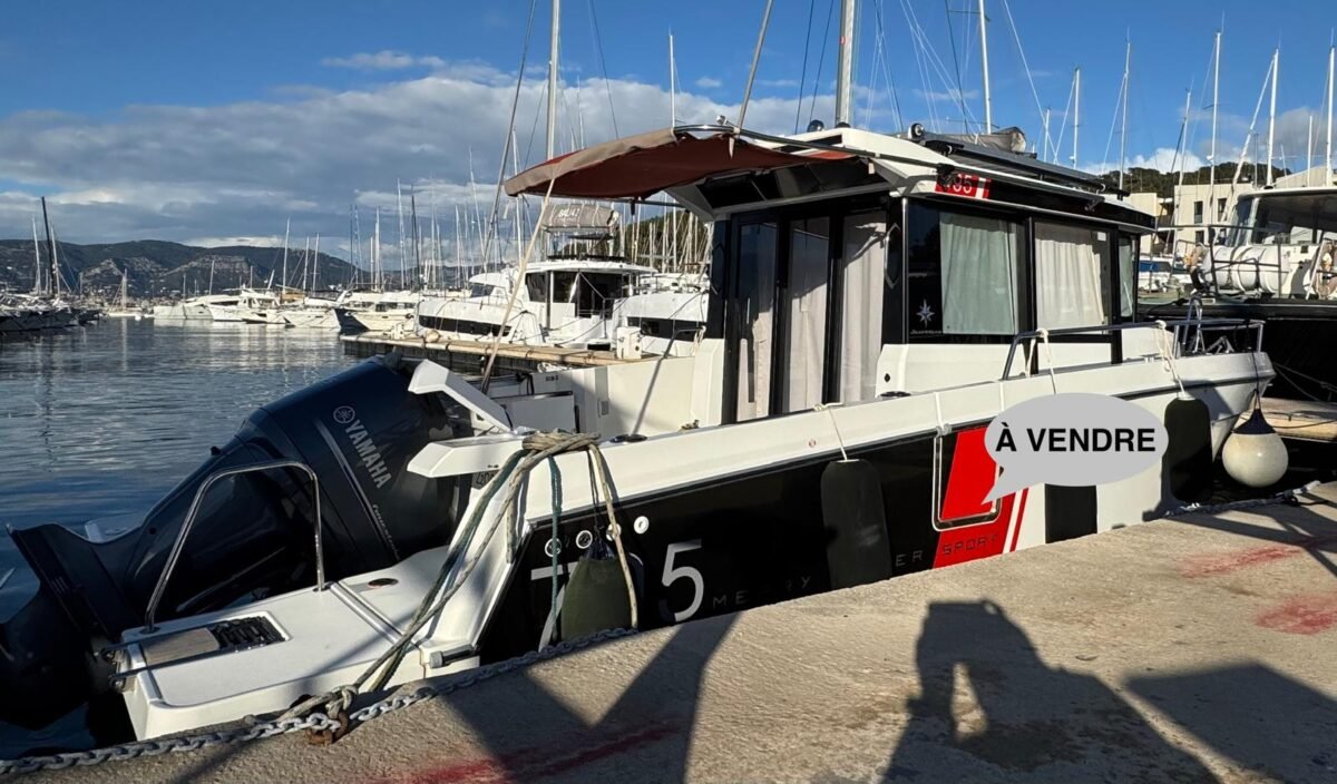 WhatsApp Image 2025-10-28 at 10.33.40 (2) JEANNEAU MERRY FISHER 795 Série 2 – 2024 – YAMAHA F225 BETX