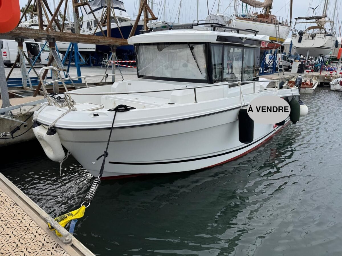 WhatsApp Image 2025-10-28 at 10.33.41 JEANNEAU MERRY FISHER 795 Série 2 – 2024 – YAMAHA F225 BETX