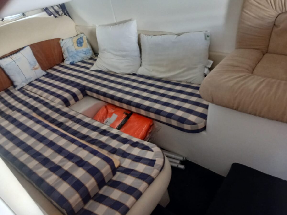 WhatsApp Image 2025-10-28 at 10.36.03 (1) - Copie CRANCHI ZAFFIRO 34 OPEN – 2009 – 2 × VOLVO 260 CV