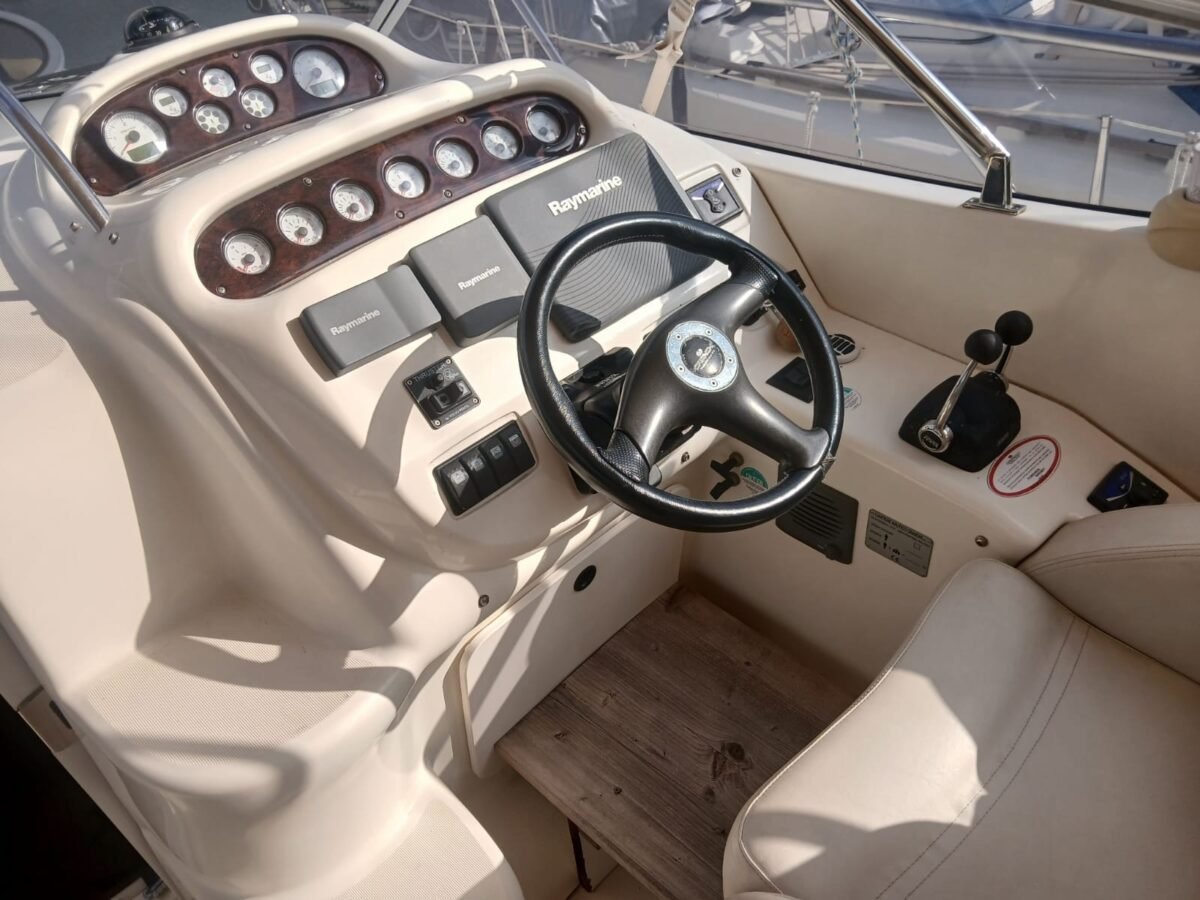 WhatsApp Image 2025-10-28 at 10.36.05 (1) - Copie CRANCHI ZAFFIRO 34 OPEN – 2009 – 2 × VOLVO 260 CV