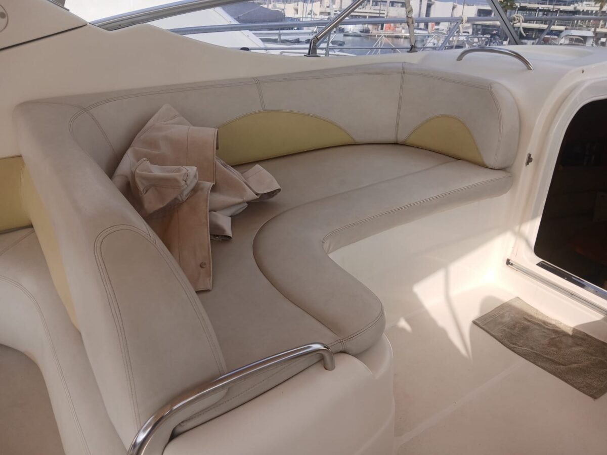 WhatsApp Image 2025-10-28 at 10.36.06 (2) CRANCHI ZAFFIRO 34 OPEN – 2009 – 2 × VOLVO 260 CV