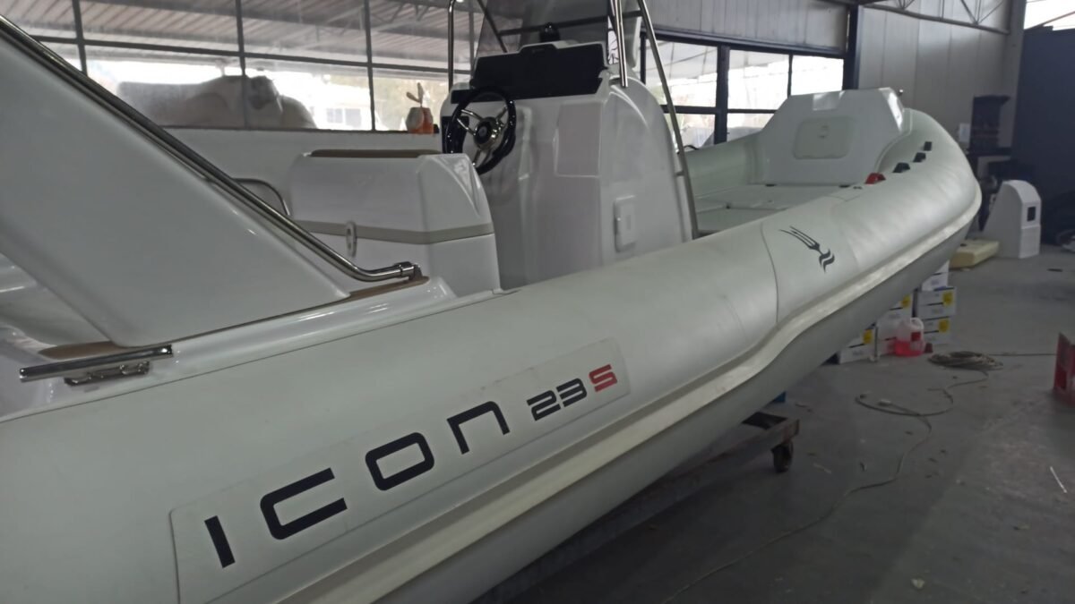 icon 23 s4 ICON 23 S Superbe semi-rigide 250 CV SUZUKI