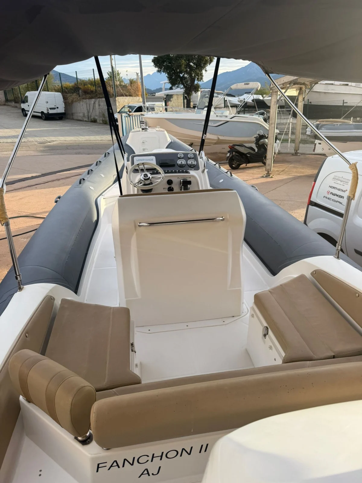 whatsapp_image_2025_10_20_at_08.48.34__2_ BLACK FIN BLACK FIN 8 Elégance 8 occasion de 2015